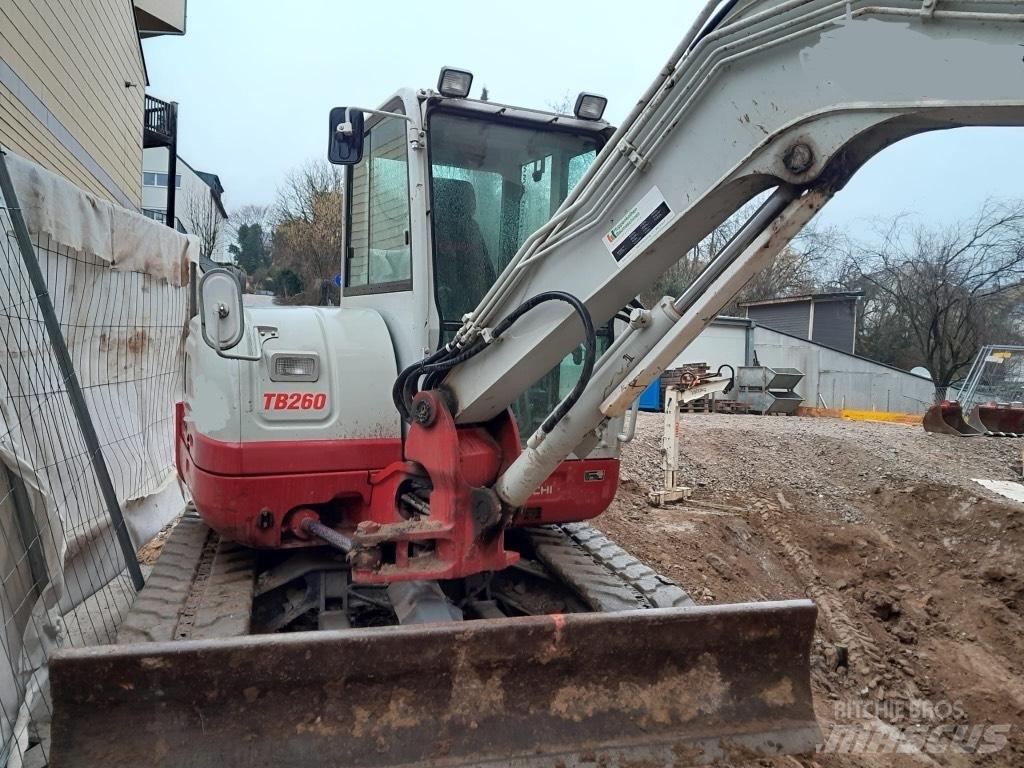 Takeuchi TB 260 小型挖掘机