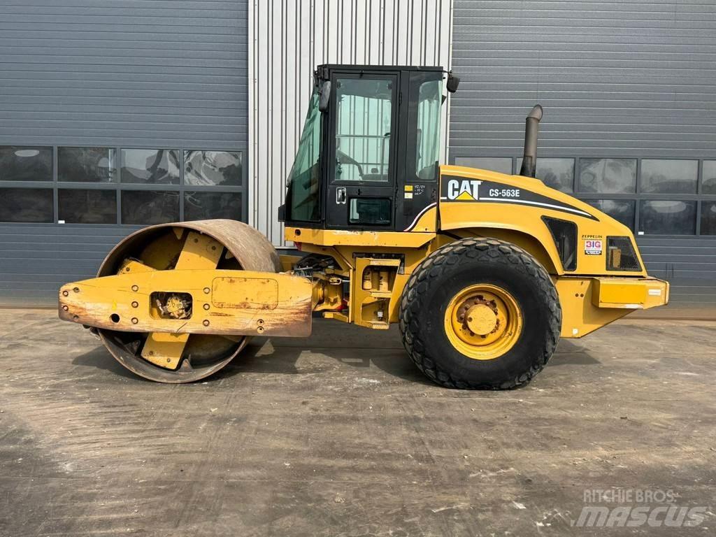 CAT CS563E 单轮压路机