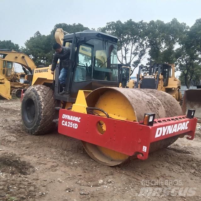 Dynapac CA 25 D 单轮压路机