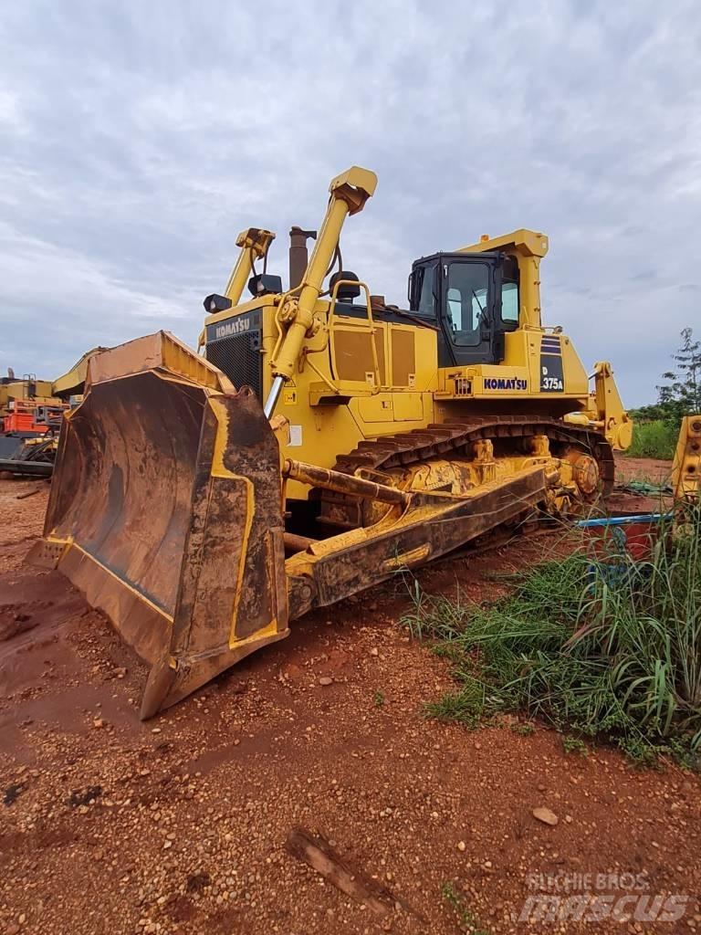 Komatsu D 375 A 履带式推土机