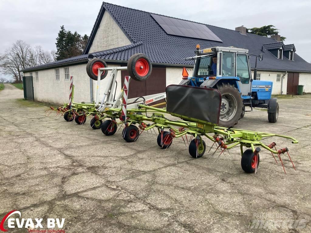 CLAAS Volto 870 T 犁耙和摊草机