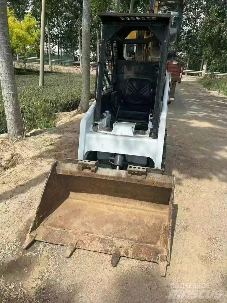 Bobcat S 70 滑移装载机