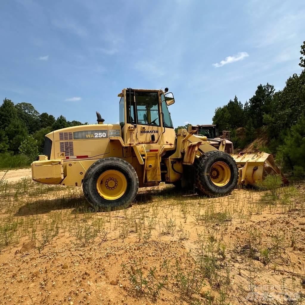 Komatsu WA 250 L-5 轮式装载机