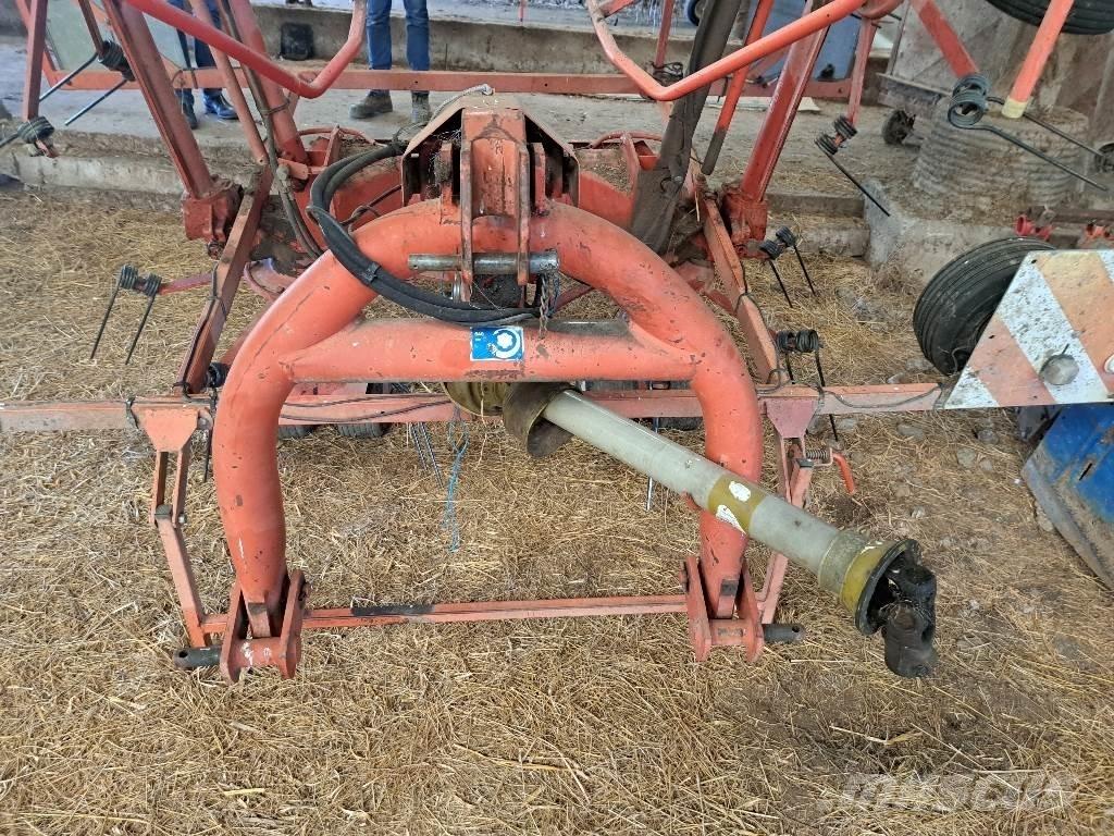 Kuhn GF8501 MH 犁耙和摊草机