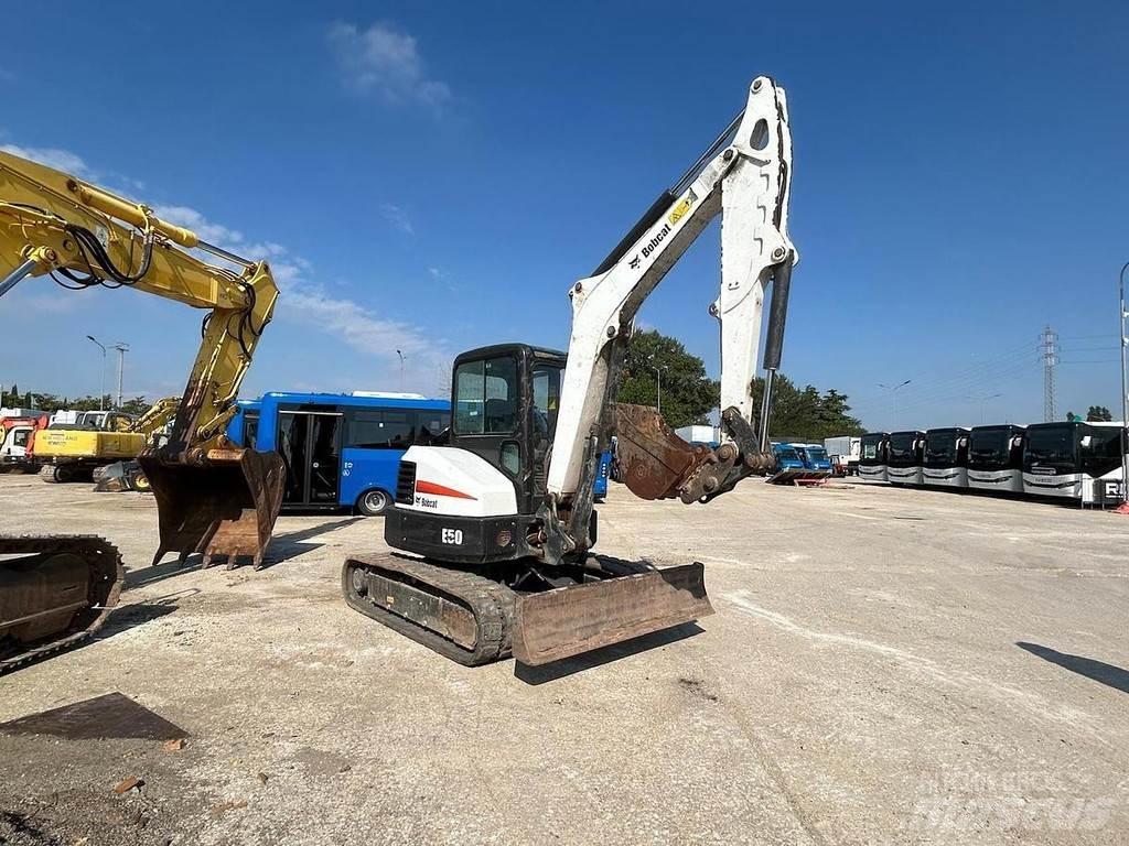 Bobcat E50 小型挖掘机
