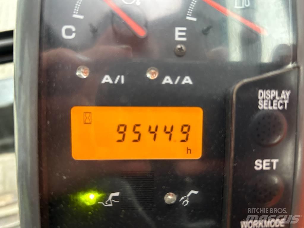 Hitachi ZX 135 US 履带挖掘机