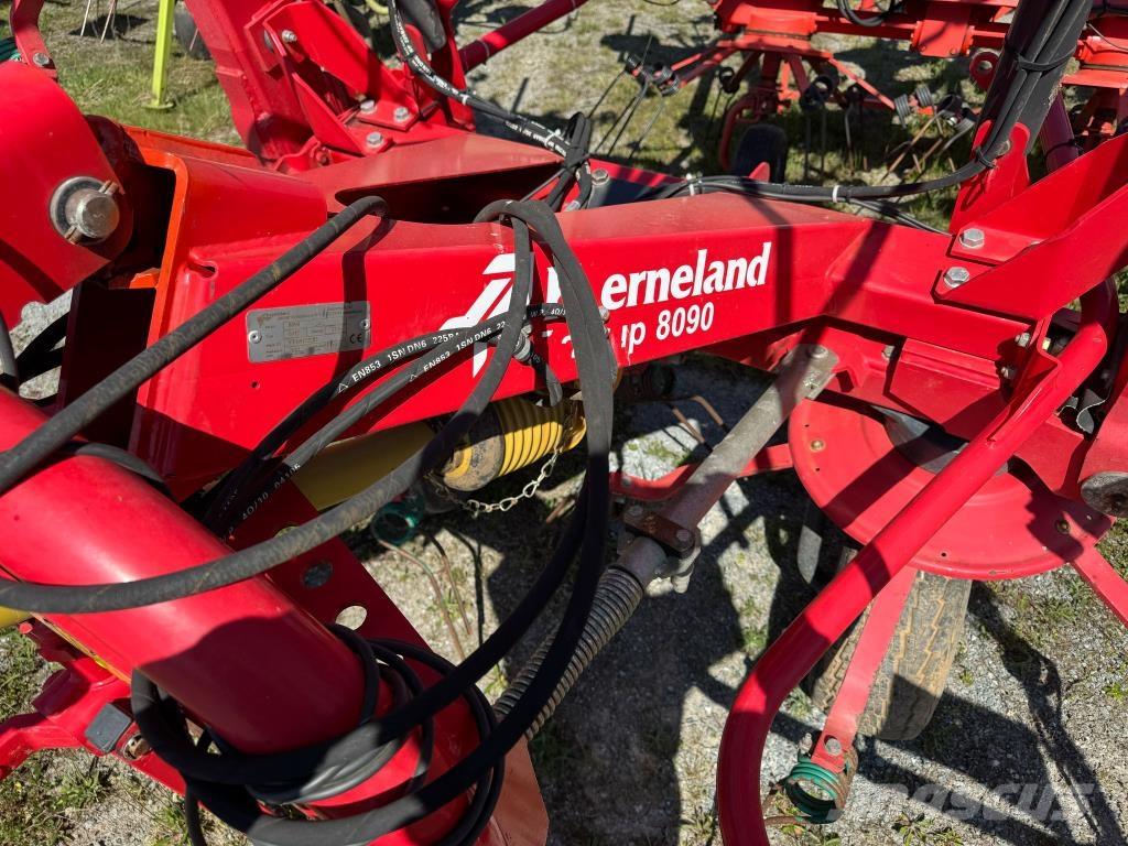Kverneland 8090 犁耙和摊草机