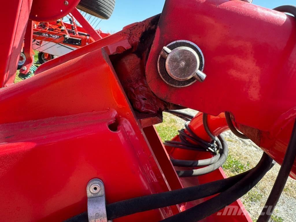 Kverneland 8090 犁耙和摊草机