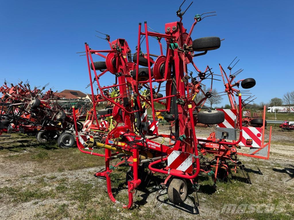 Kverneland 8090 犁耙和摊草机