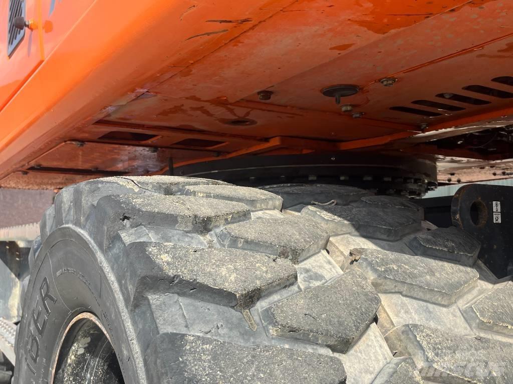 Doosan DX 160 W-3 轮式挖掘机