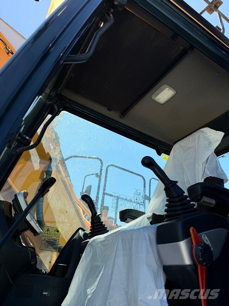 Hyundai HX 160 L 履带挖掘机