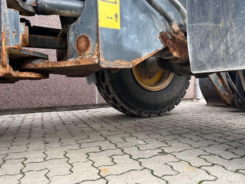 Komatsu WA 250 PZ-5 轮式装载机