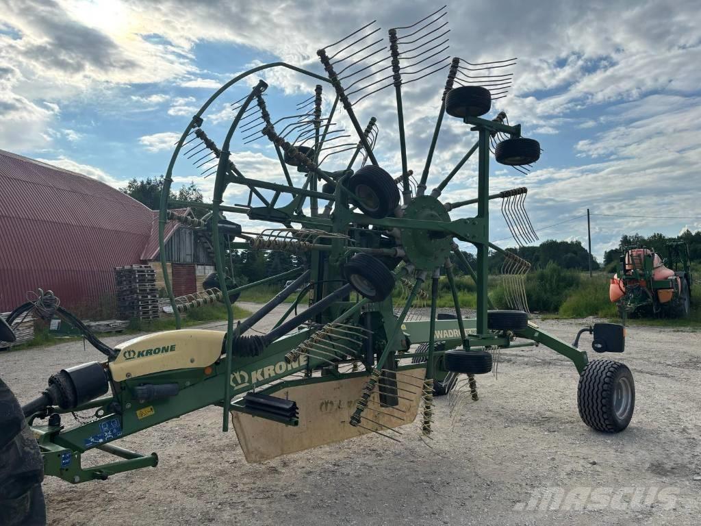 Krone Swadro TC 880 犁耙和摊草机