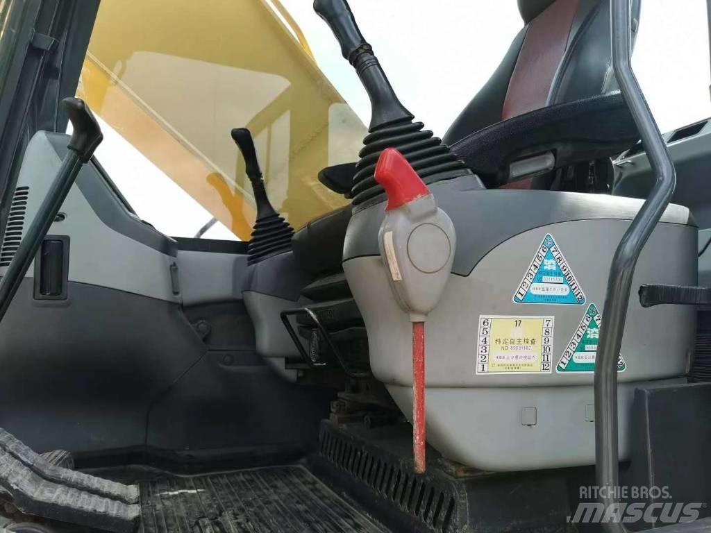 Komatsu PC 200 履带挖掘机