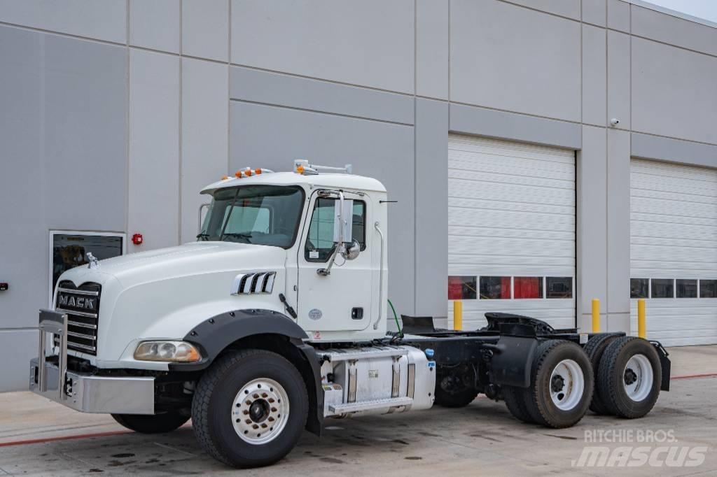 Mack Granite GU 813 自卸式货车