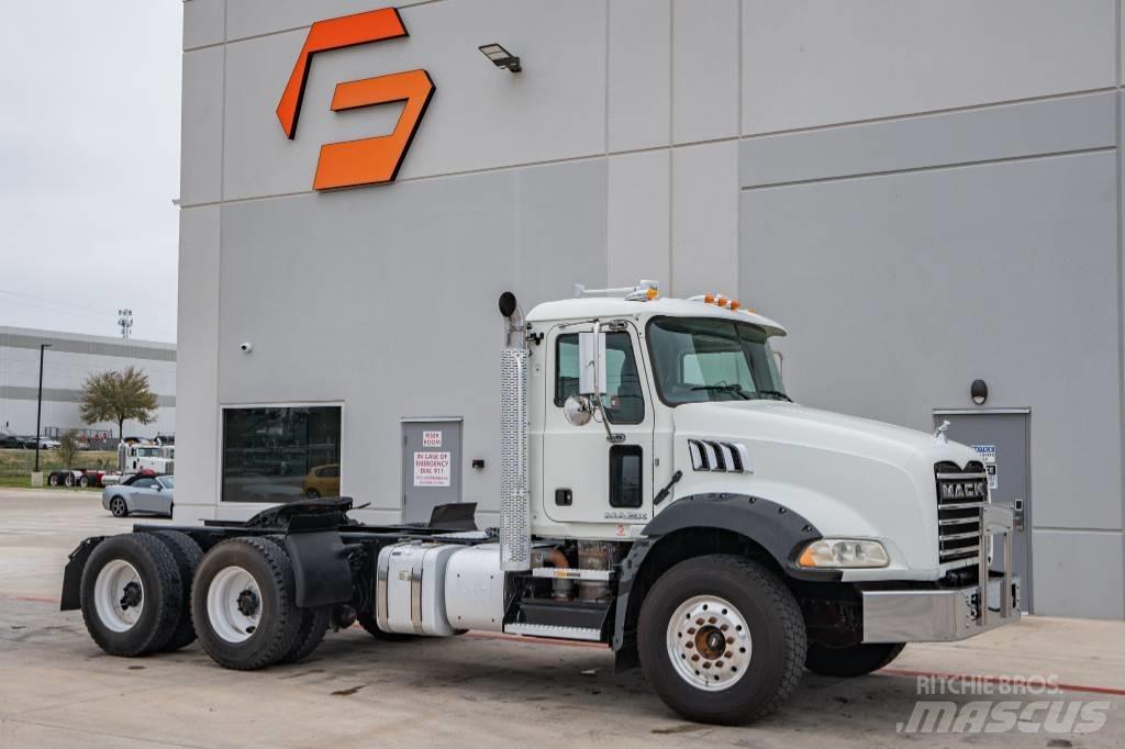 Mack Granite GU 813 自卸式货车