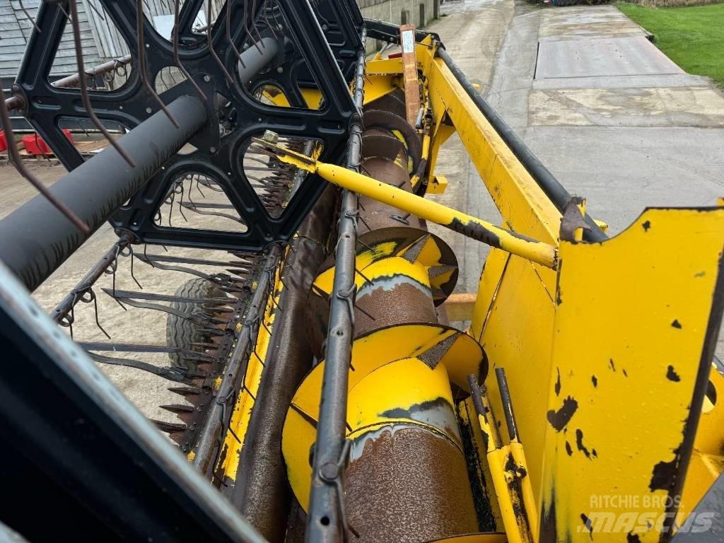 New Holland TX 66 联合收割机