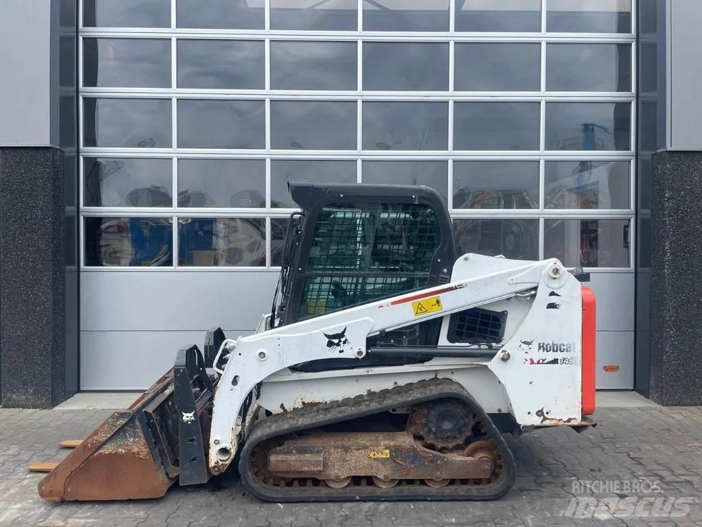 Bobcat T450 滑移装载机