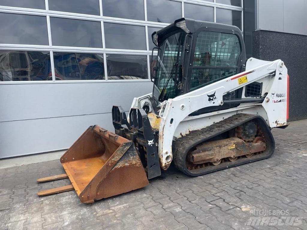 Bobcat T450 滑移装载机