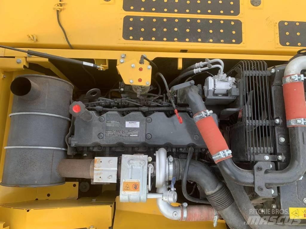Komatsu PC 220-8 履带挖掘机
