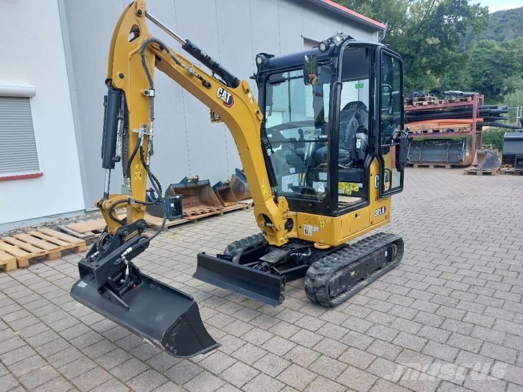 CAT 301.8 小型挖掘机