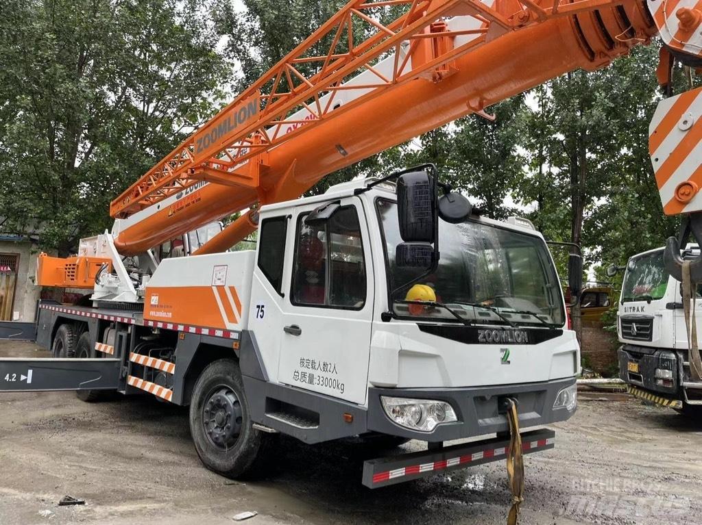 Zoomlion QY30V 全地面起重机︳移动式起重机