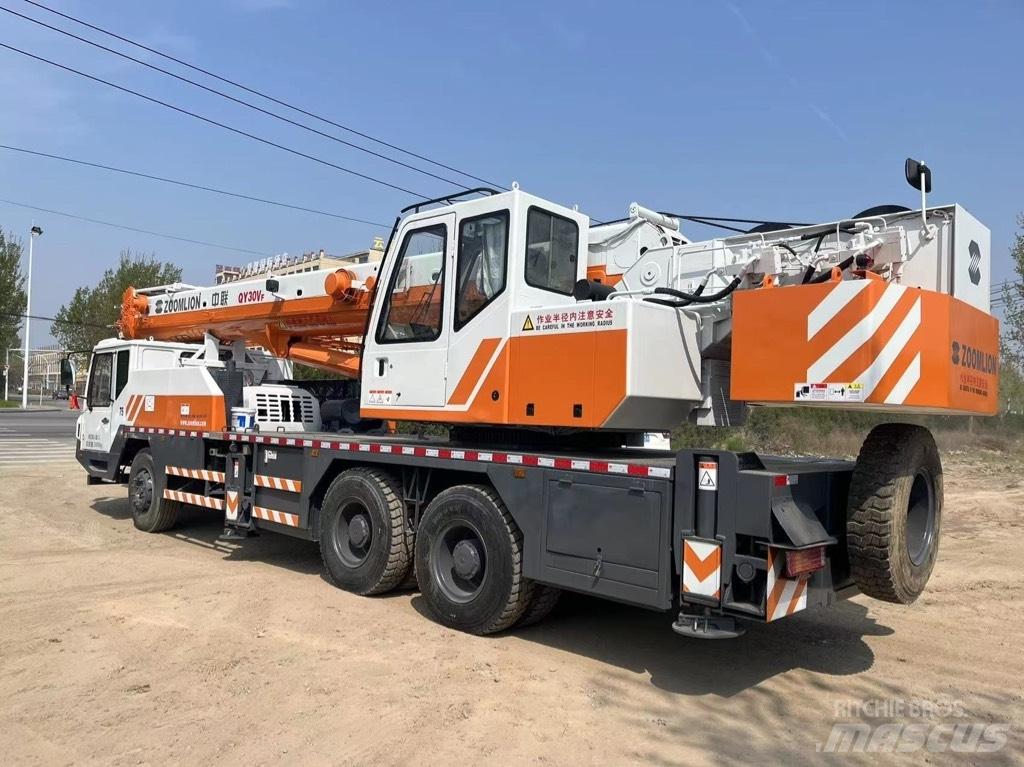 Zoomlion QY30V 全地面起重机︳移动式起重机