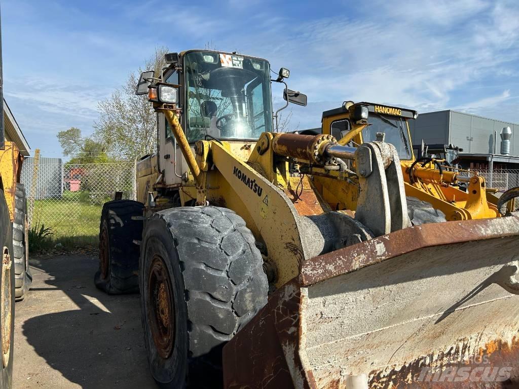 Komatsu WA 420 轮式装载机