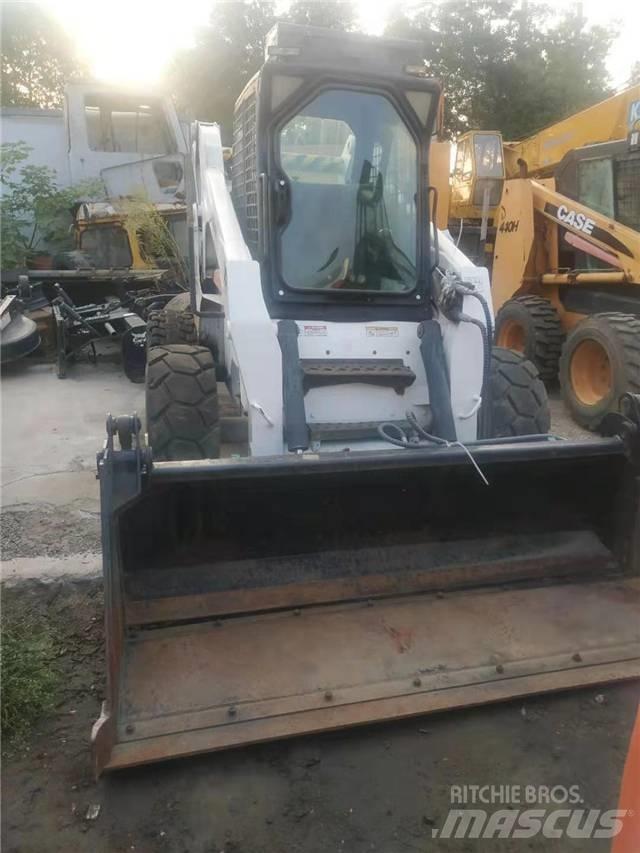Bobcat S300 滑移装载机