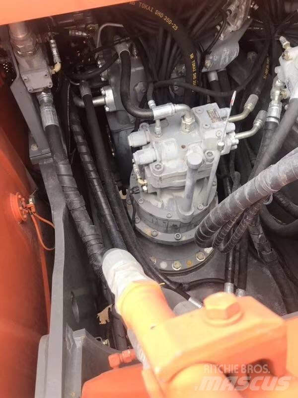 Hitachi zx210 履带挖掘机