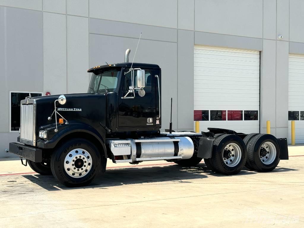 Western Star 4900 牵引车