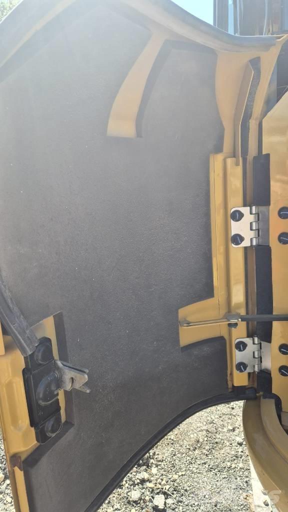 CAT 308 E 2 CR 中型挖掘机