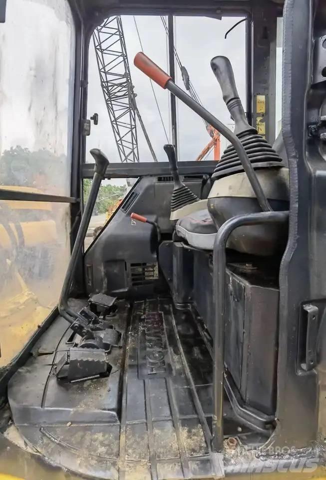 Komatsu PC 35 小型挖掘机