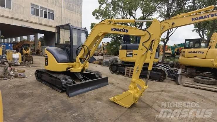 Komatsu PC 35 小型挖掘机