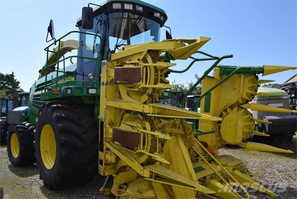 John Deere 7400 自走式青贮饲料收割机