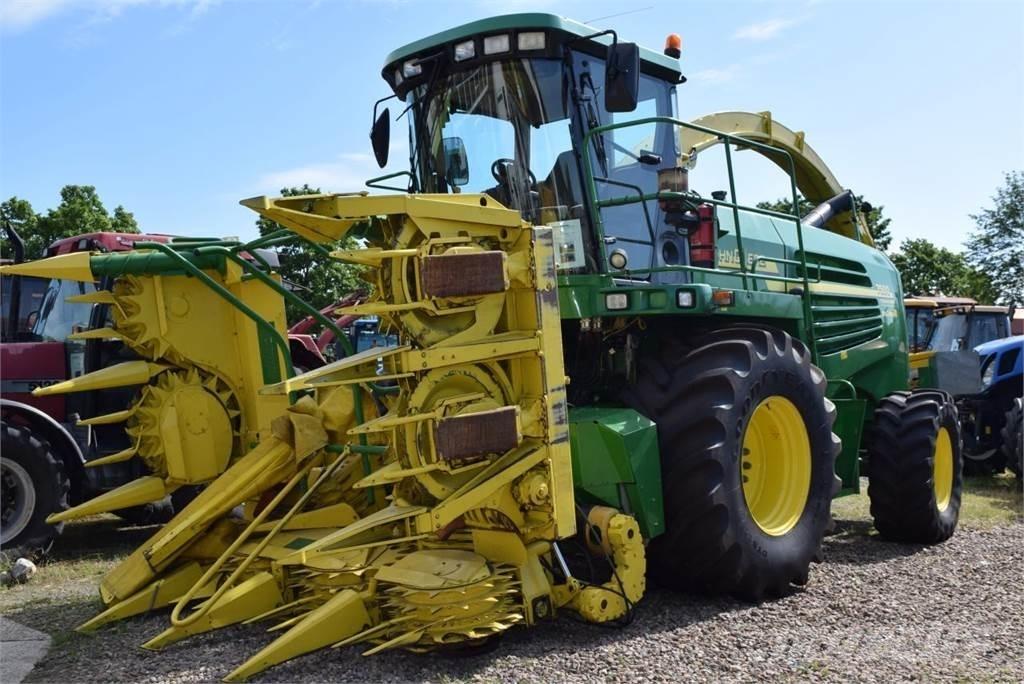 John Deere 7400 自走式青贮饲料收割机