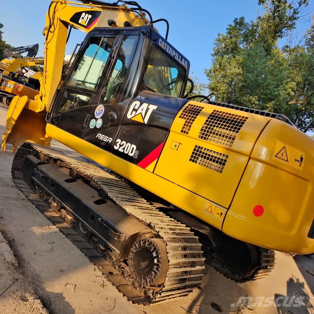 CAT 320 D2 履带挖掘机