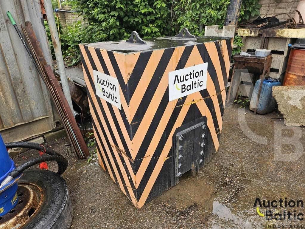  Crane overweight 前配重块