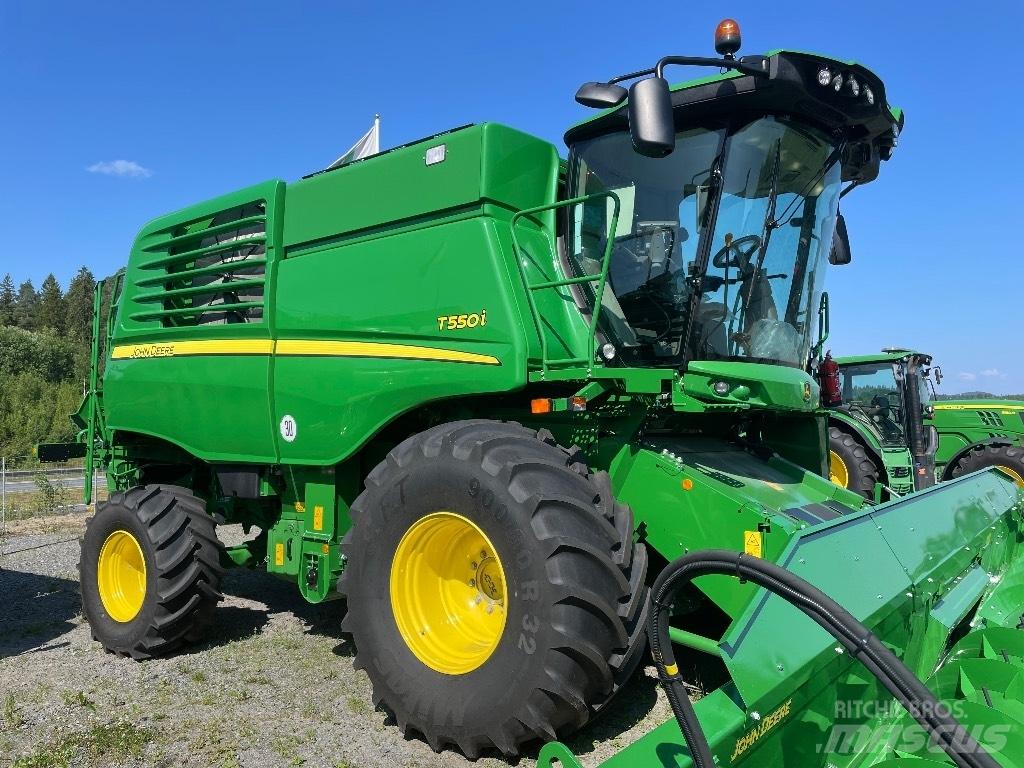 John Deere T 550 联合收割机