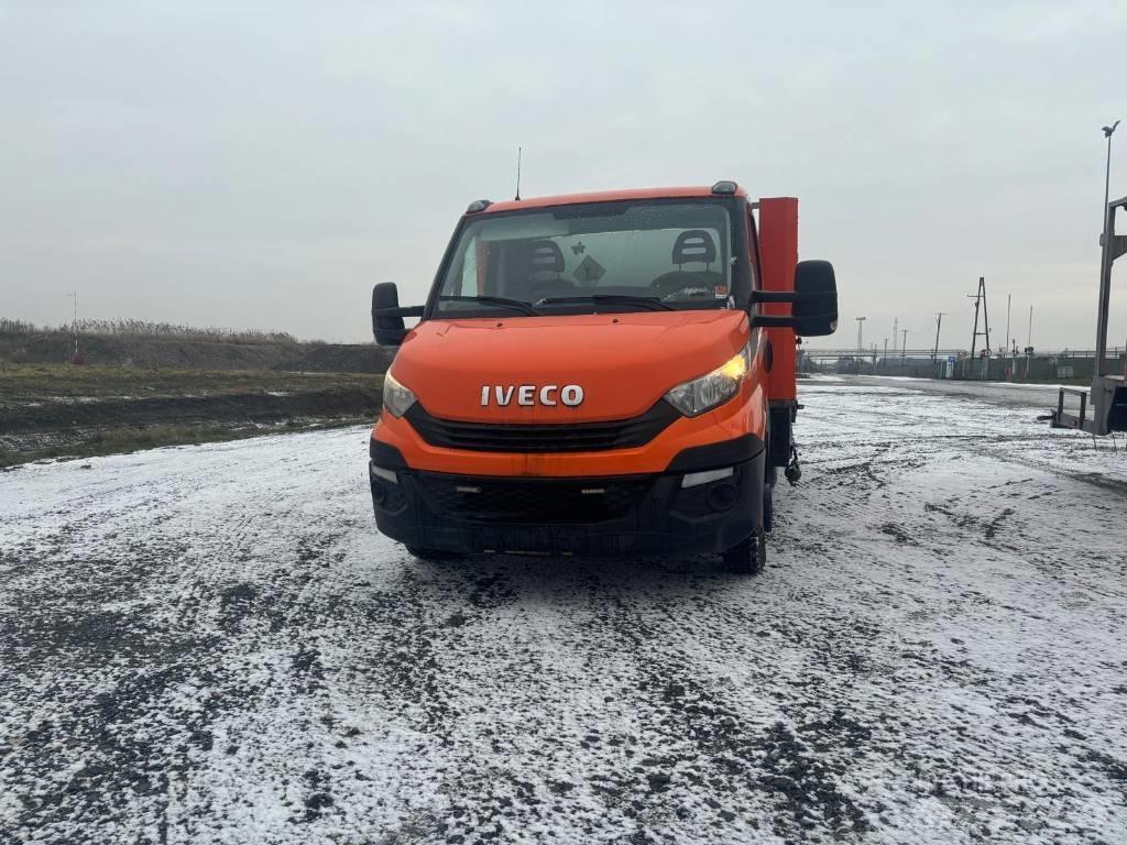 Iveco DAILY 35C14 大型面包车
