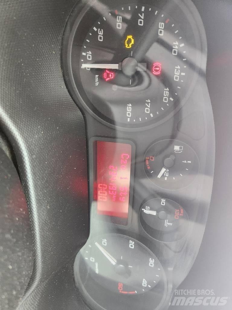 Iveco DAILY 35C14 大型面包车