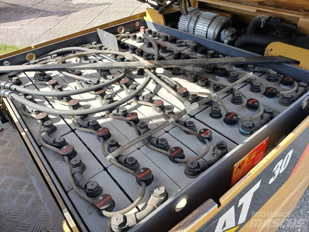 CAT EP 30 K PAC 电动叉车