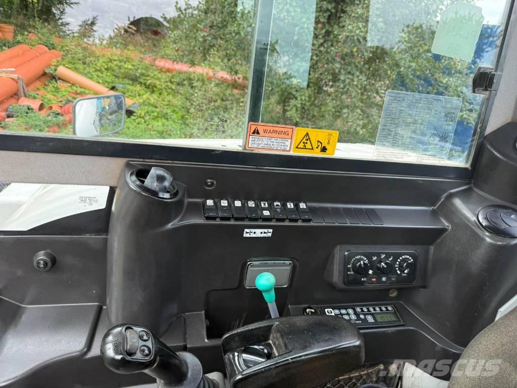 Takeuchi TB 290 中型挖掘机