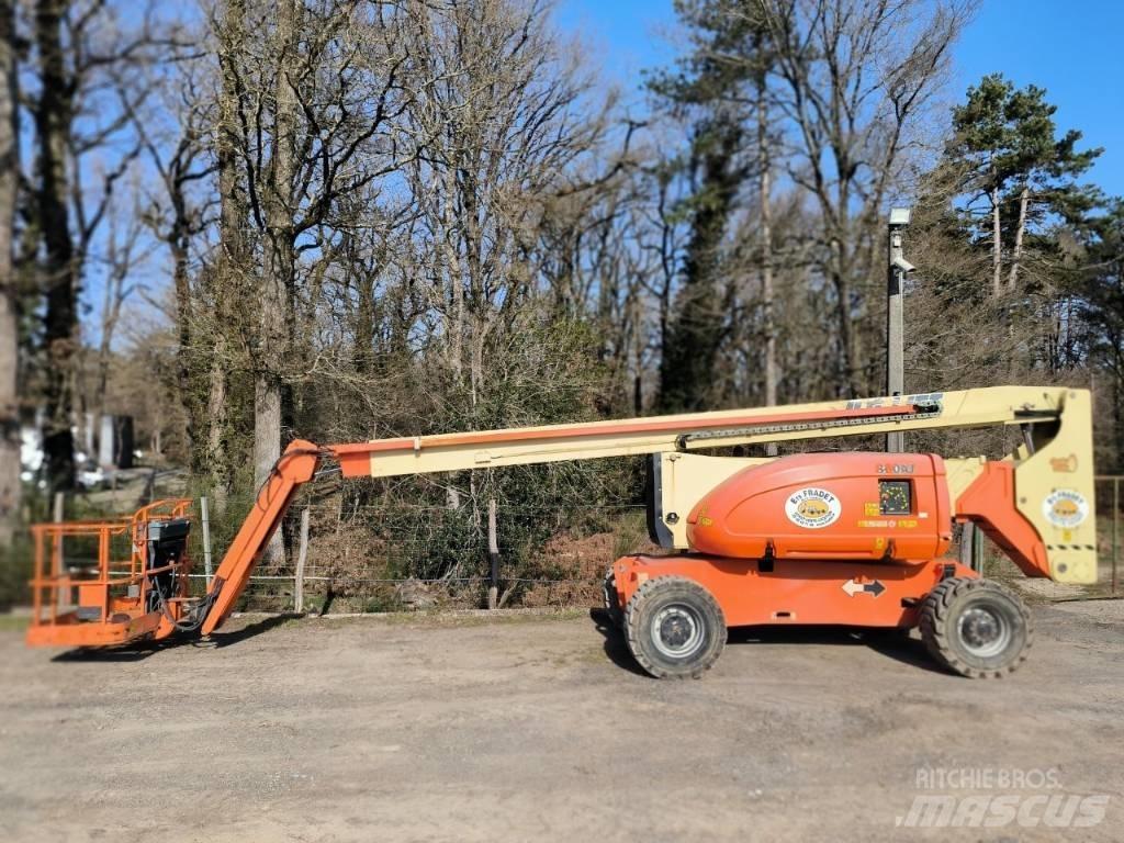 JLG 800 AJ 曲臂高空工作平台