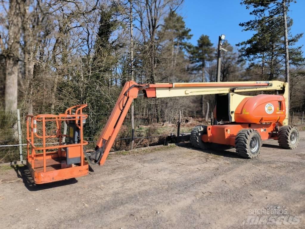 JLG 800 AJ 曲臂高空工作平台