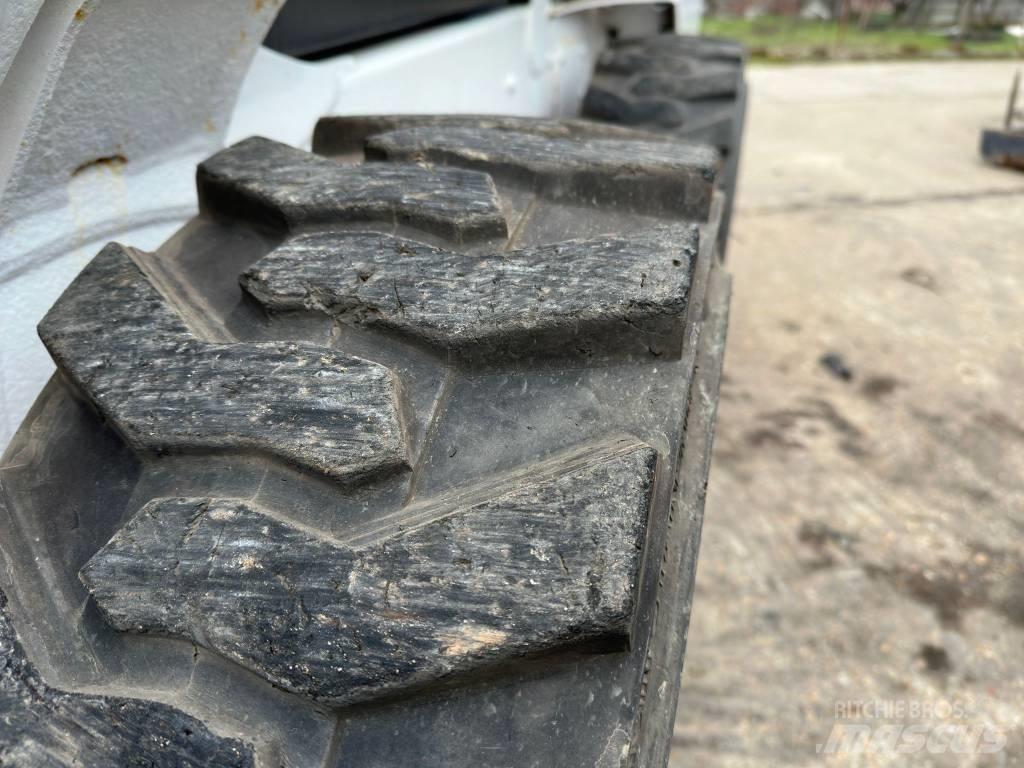 Bobcat S 550 滑移装载机