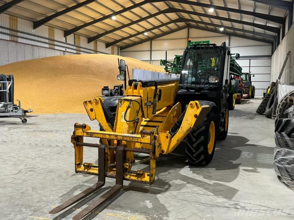 JCB 535-140 伸缩臂叉装车|叉装车