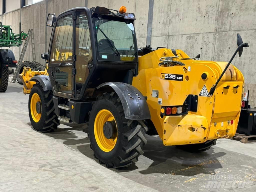 JCB 535-140 伸缩臂叉装车|叉装车