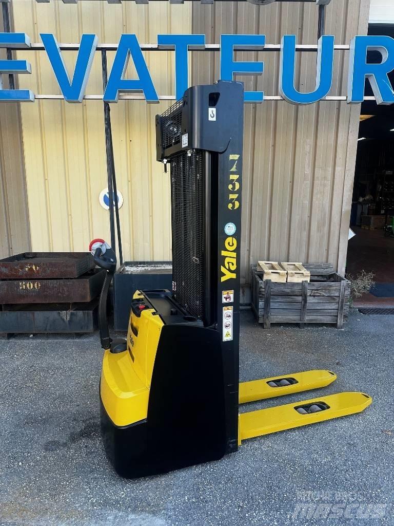 Yale MS 14 AC 手推堆垛车