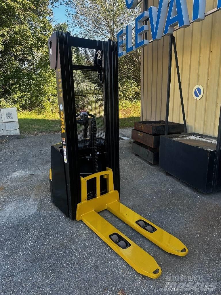 Yale MS 14 AC 手推堆垛车